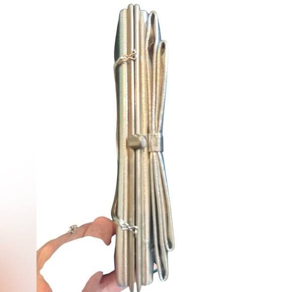 Vintage Elegant Silver Handbag clutch with Chain - Picture 4 of 8